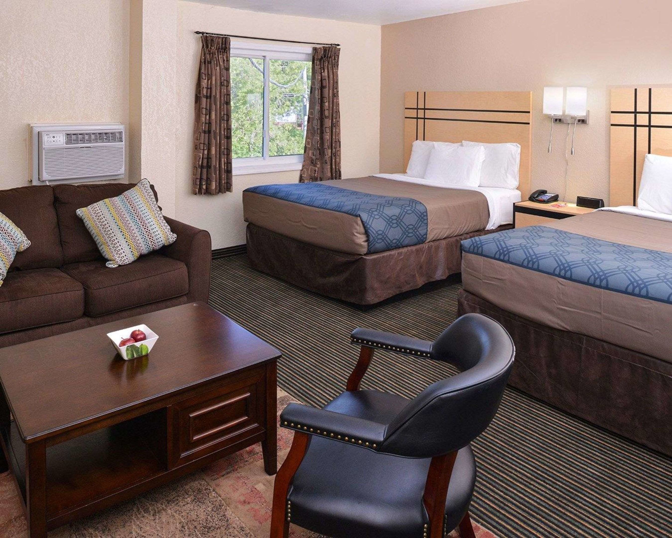 econo lodge rochester i 90 and i 390