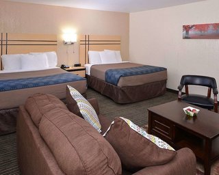 econo lodge rochester i 90 and i 390