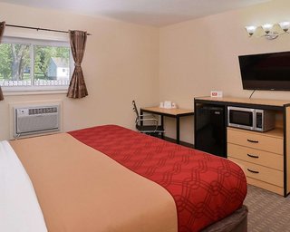 econo lodge rochester i 90 and i 390