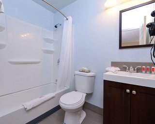 Econo Lodge Rochester I-90 & I-390,Monroe>>Henrietta,2 star