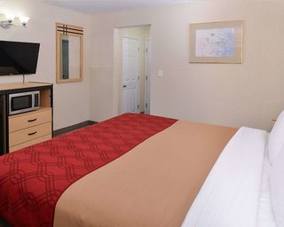econo lodge rochester i 90 and i 390