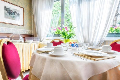 hotel ascot