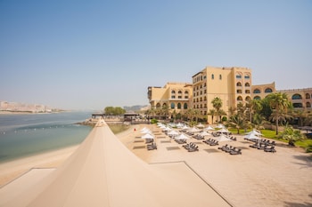 shangri la qaryat al beri abu dhabi
