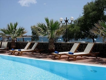 the boathouse hotel