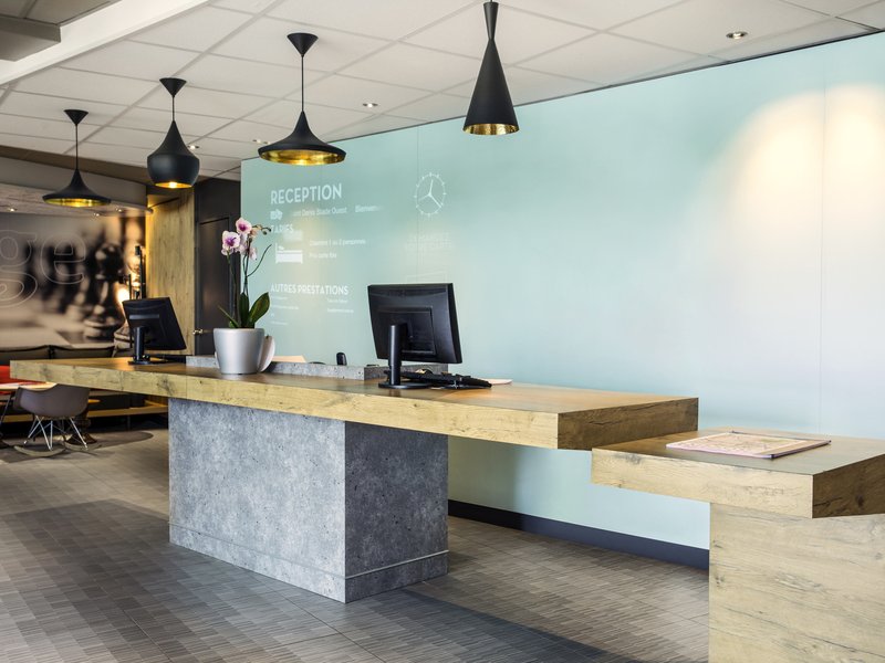 ibis saint denis stade ouest