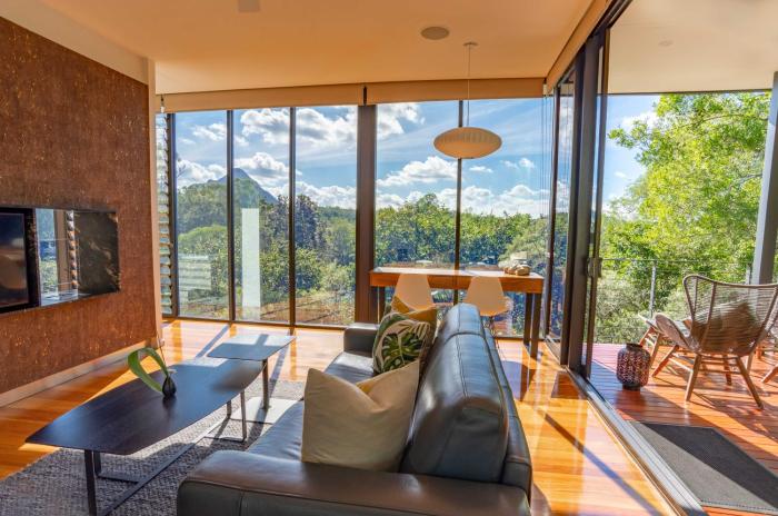 glass house mountains