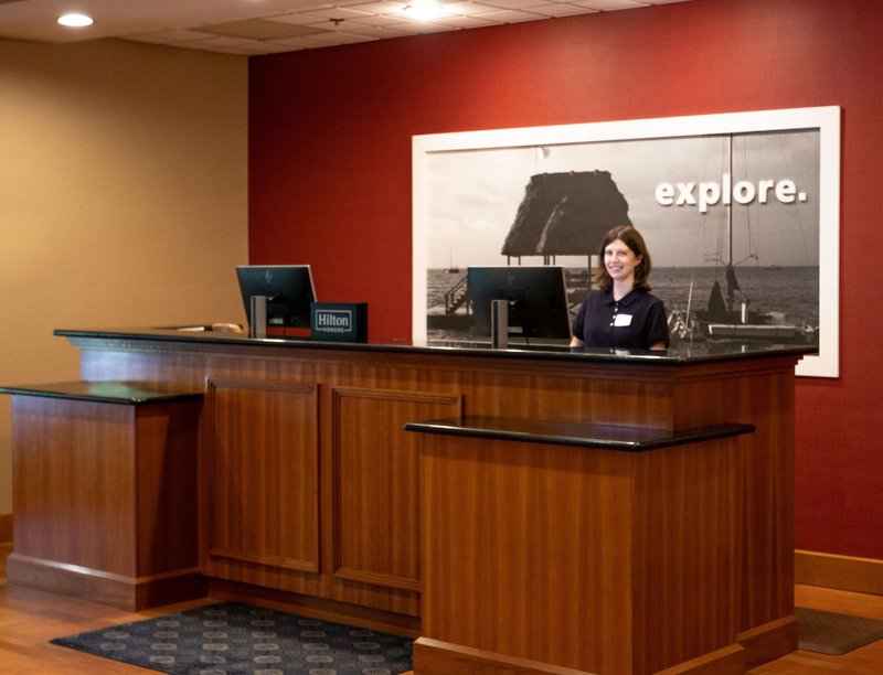 hampton inn gloucester