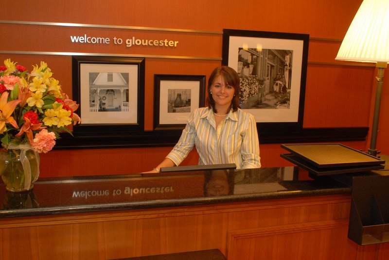 hampton inn gloucester