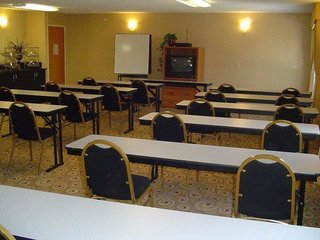 days inn and suites by wyndham bloomington normal il