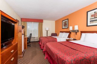 days inn and suites by wyndham bloomington normal il