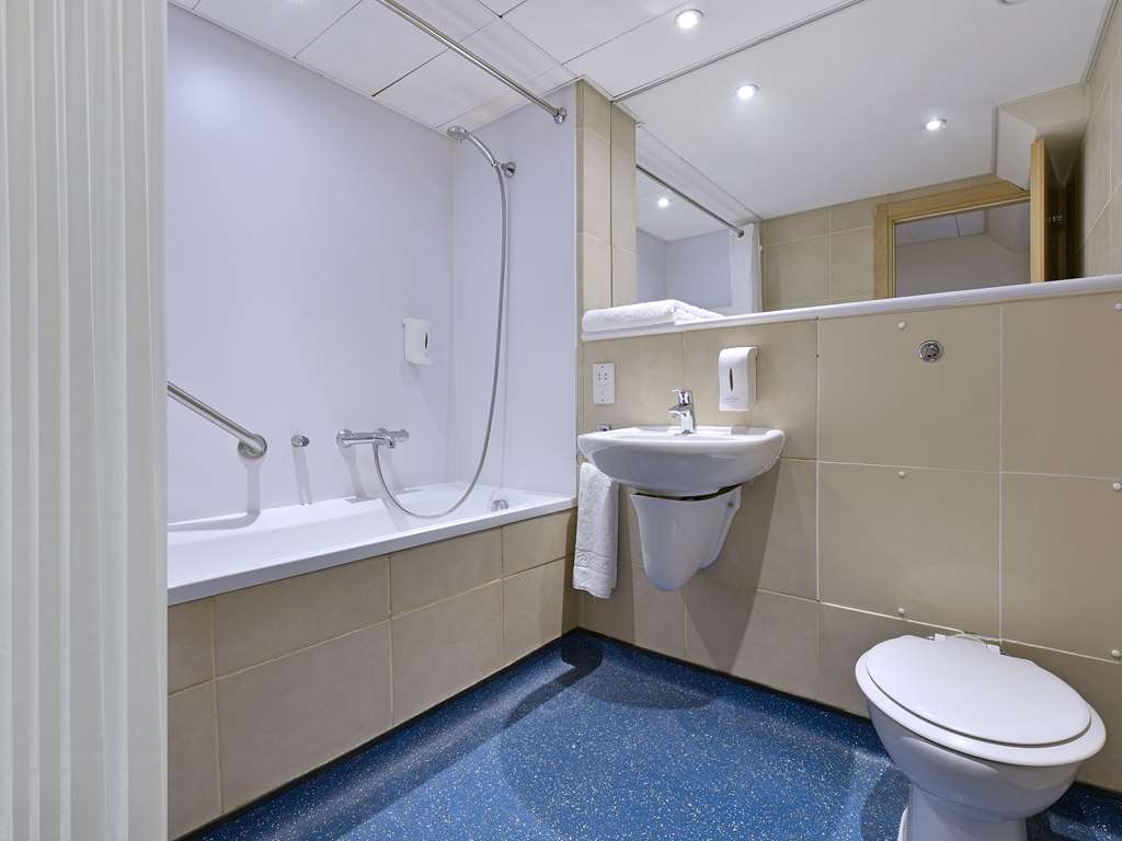 travelodge london central aldgate east