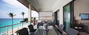 The Loren At Pink Beach,Hamilton>>Bermuda,5 star