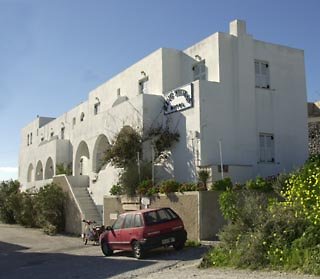 King Thiras Hotel,Megalochori>>Fira,2 star