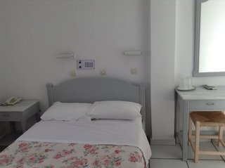 King Thiras Hotel,Megalochori>>Fira,2 star