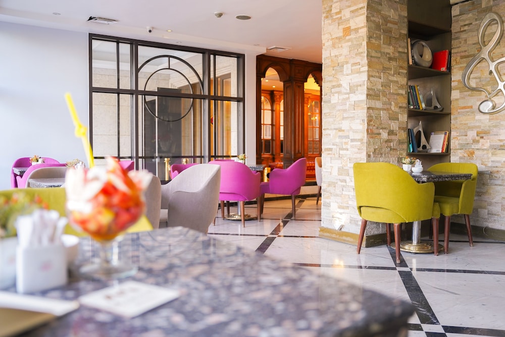royal marshal hotel