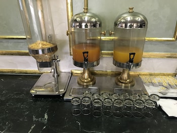 royal marshal hotel