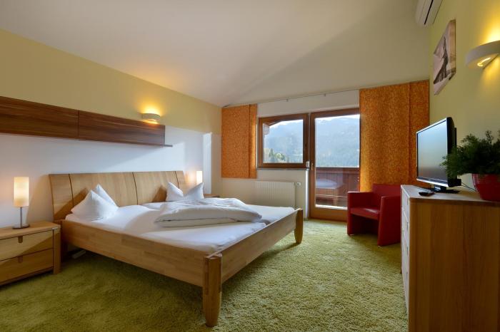 garni hotel alpin scheffau