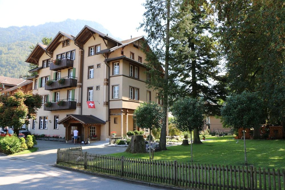 alpenrose hotel and gardens