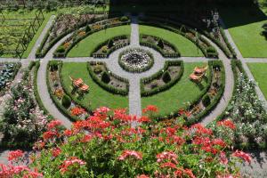 alpenrose hotel and gardens