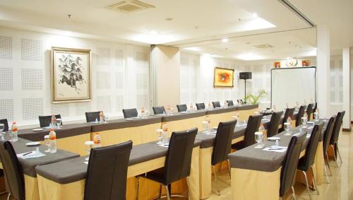 dprimahotel mega kuningan