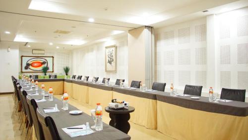 dprimahotel mega kuningan