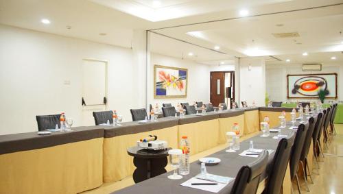 dprimahotel mega kuningan