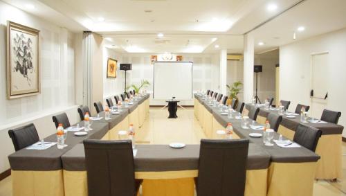 dprimahotel mega kuningan