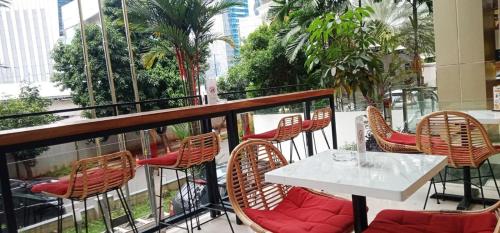 dprimahotel mega kuningan