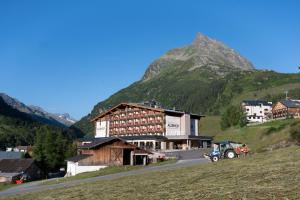 Hotel Almhof,Galtur>>Austrian Alps,5 star