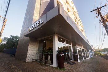 hotel portinari ponte da amizade