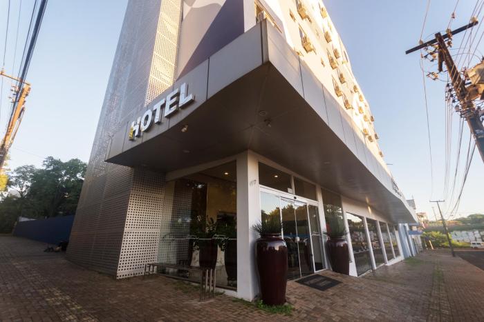 hotel portinari ponte da amizade