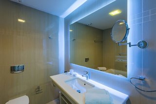 alexandra beach resort and spa