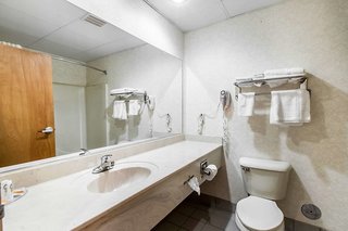 Quality Inn Clinton - Knoxville North,Knoxville>>Clinton,2.5 star