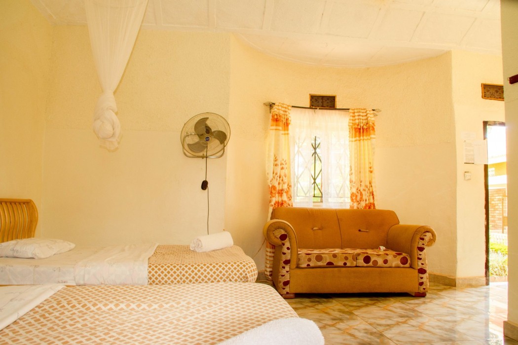 Gorilla African Guest House,Kampala>>Entebbe,3 star