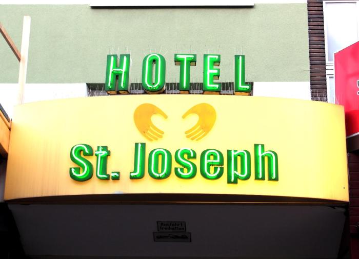st joseph hotel hamburg reeperbahn st pauli kiez