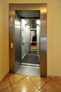 st joseph hotel hamburg reeperbahn st pauli kiez