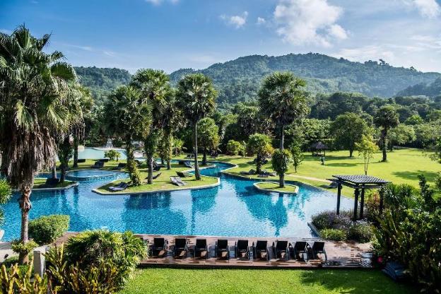 naithonburi beach resort