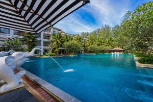 naithonburi beach resort