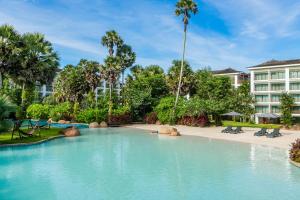 naithonburi beach resort