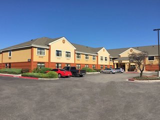extended stay america suites boise airport