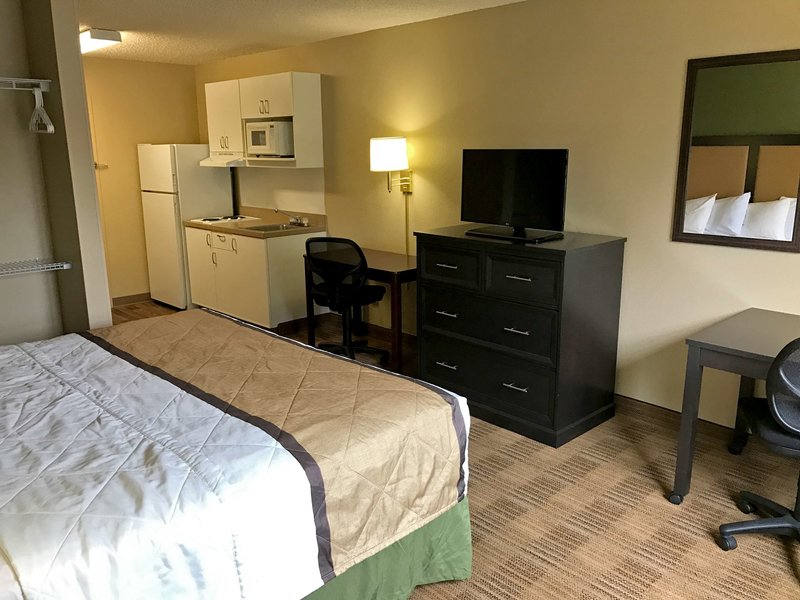 extended stay america suites boise airport