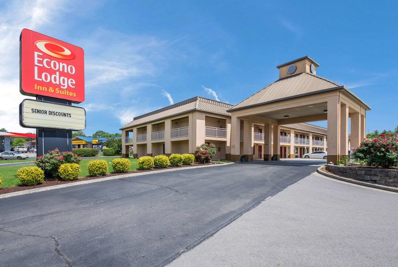 econo lodge inn and suites east