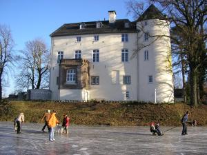 Burg Boetzelaer,Geldern>>Appeldorn,4 star