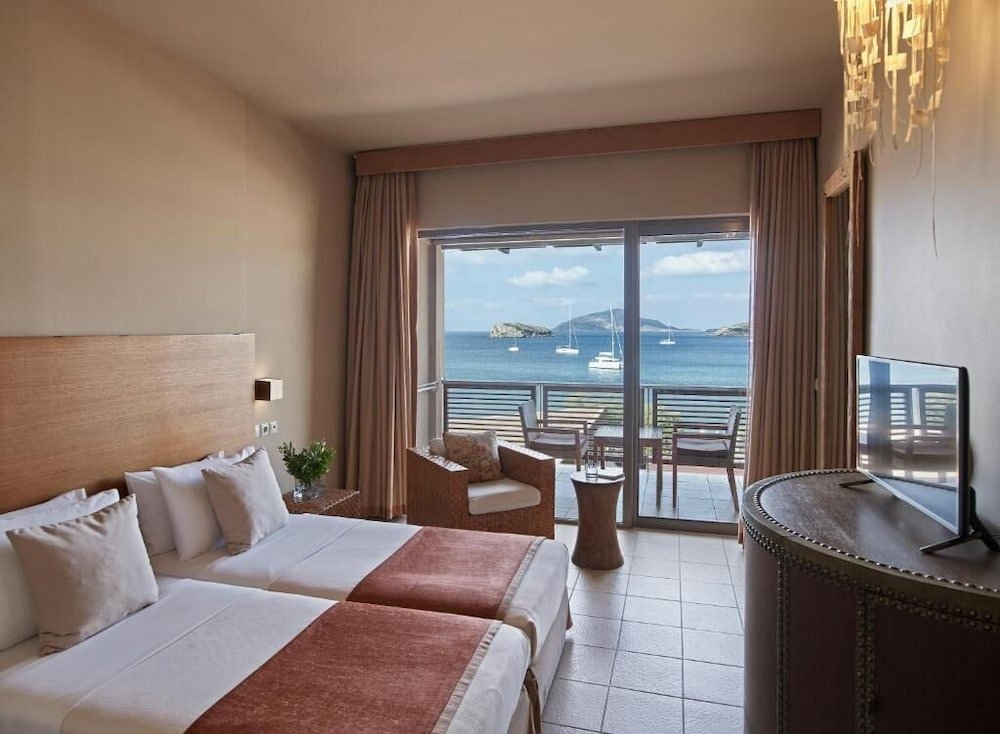 Aegeon Beach Hotel,Attica>>Athens,4 star