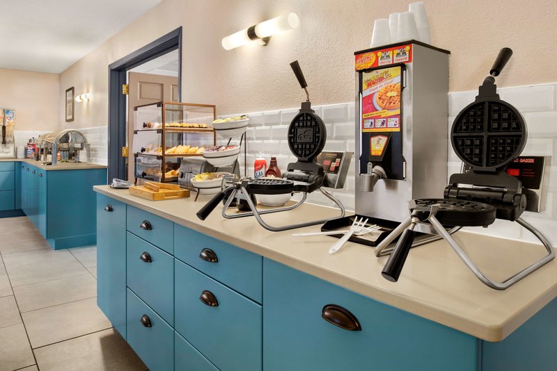 country inn and suites by radisson decorah ia