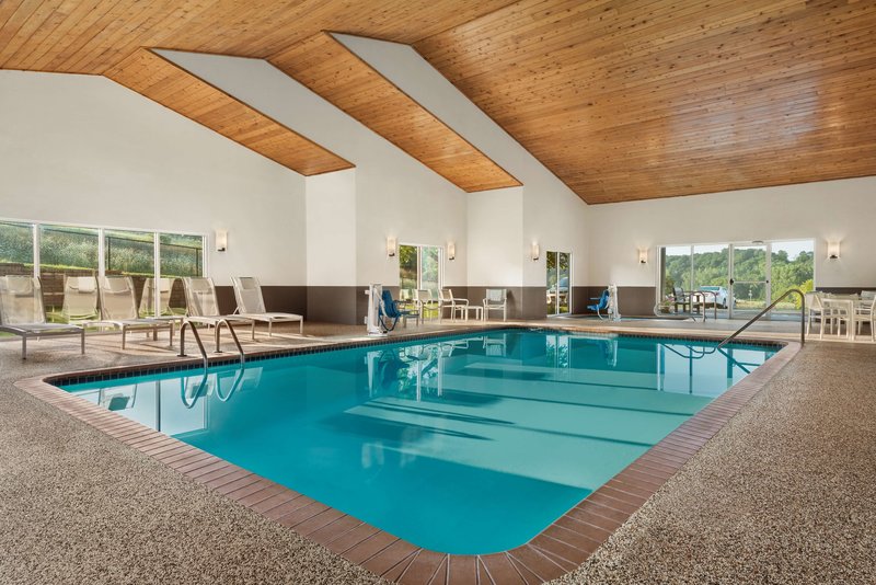 country inn and suites by radisson decorah ia