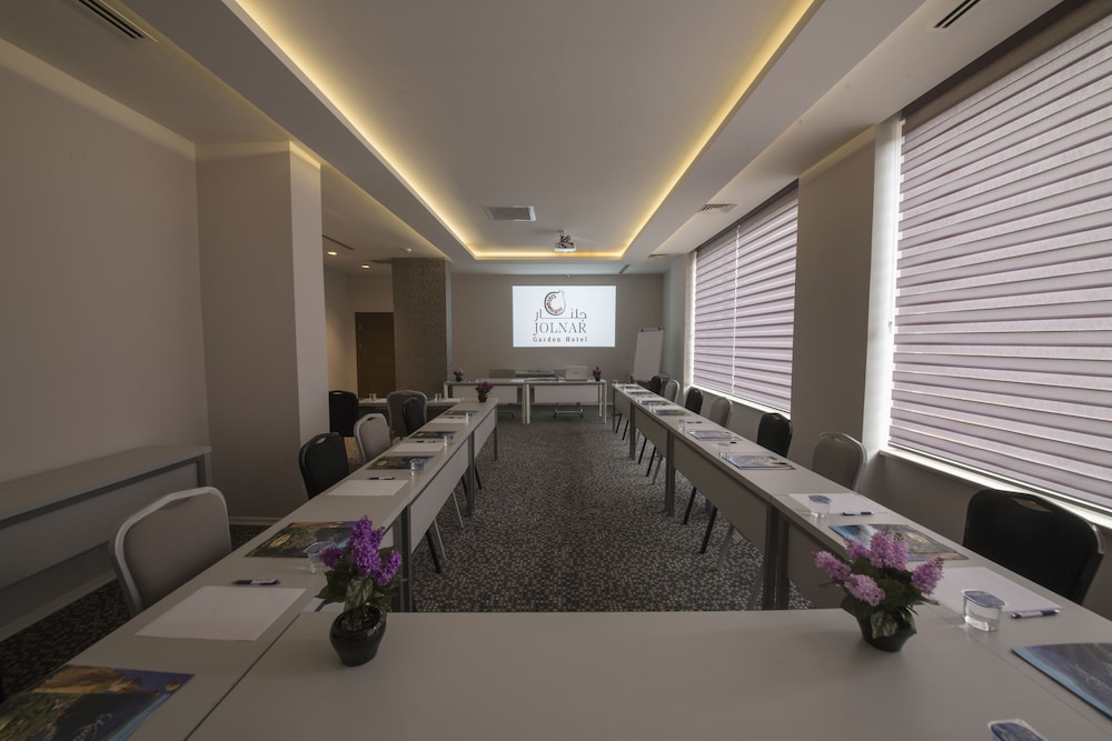 jolnar garden hotel