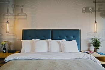 royal athenaeum suites