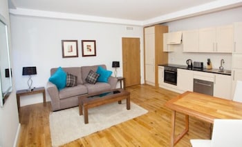royal athenaeum suites