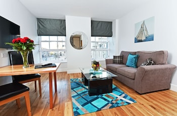 royal athenaeum suites